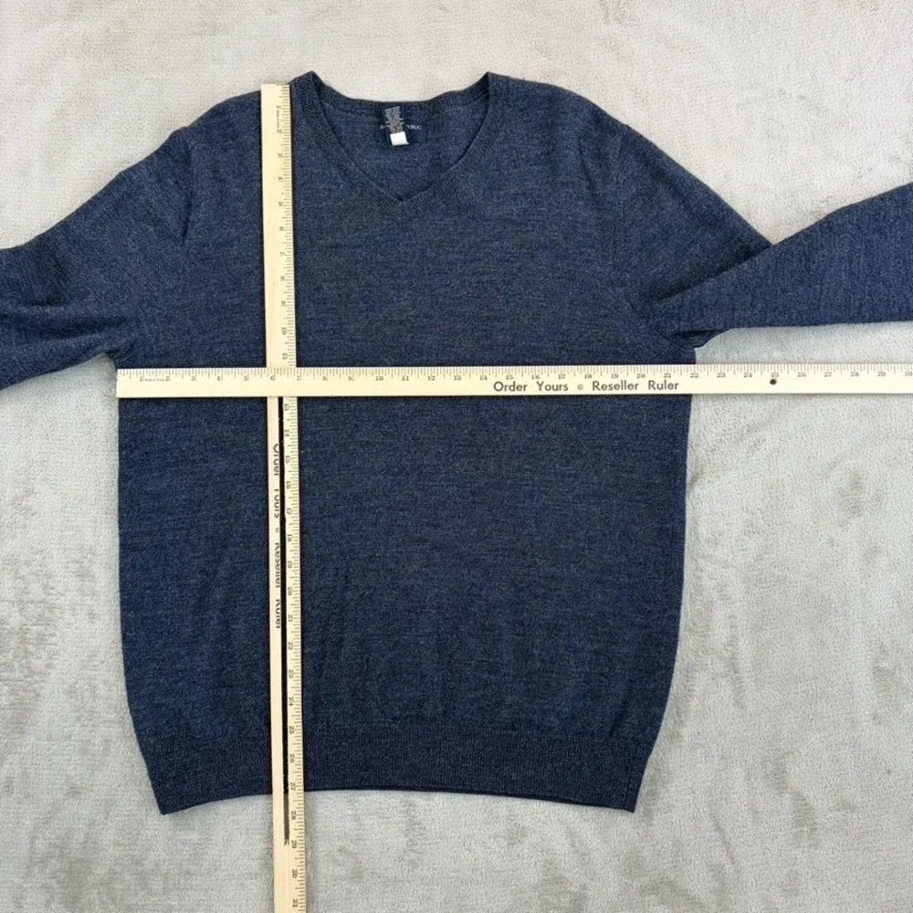 Banana Republic 100% Merino Wool V Neck Sweater in‎ Heather Blue Men Large